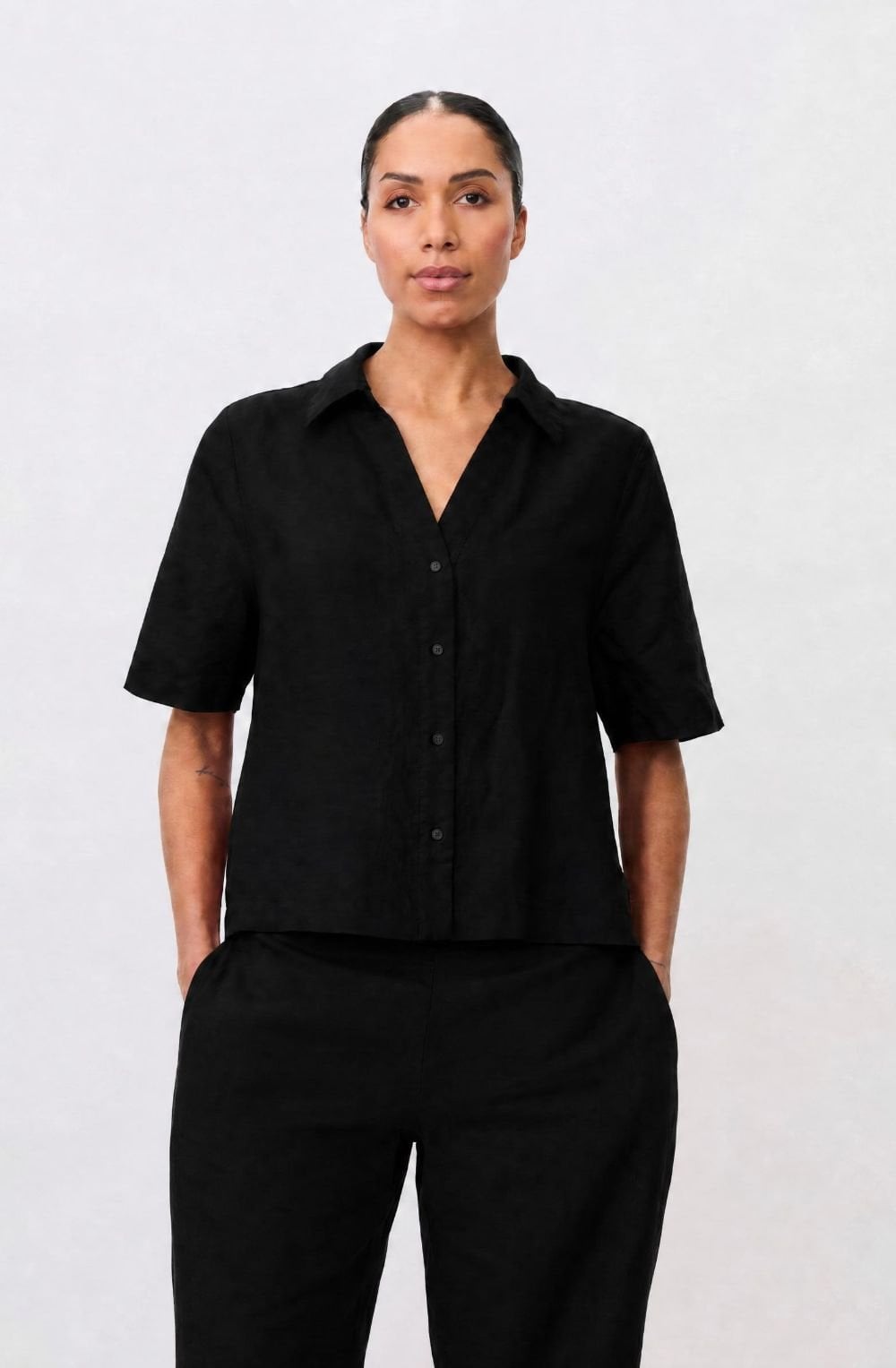 Iryssa Black Collared V-Neck Linen Shirt