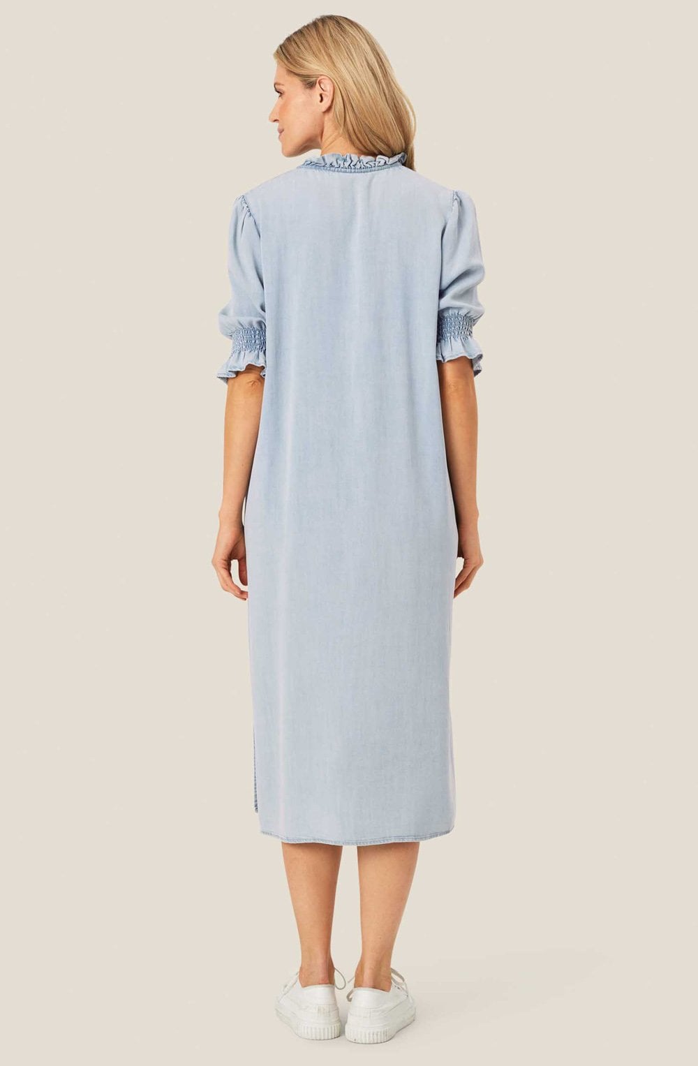 MaNydelana Light Denim Dress