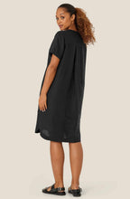 Nareela Black Linen Straight Cut Dress