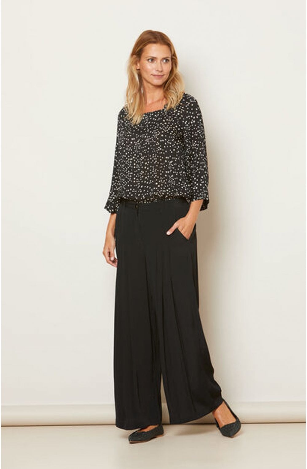 Pero Pleated Wide Leg Trousers