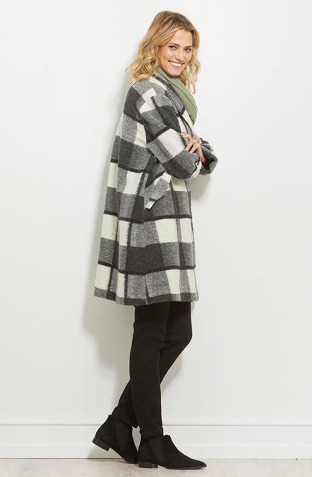 Tussan check black and white Coat