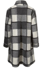 Tussan check black and white Coat