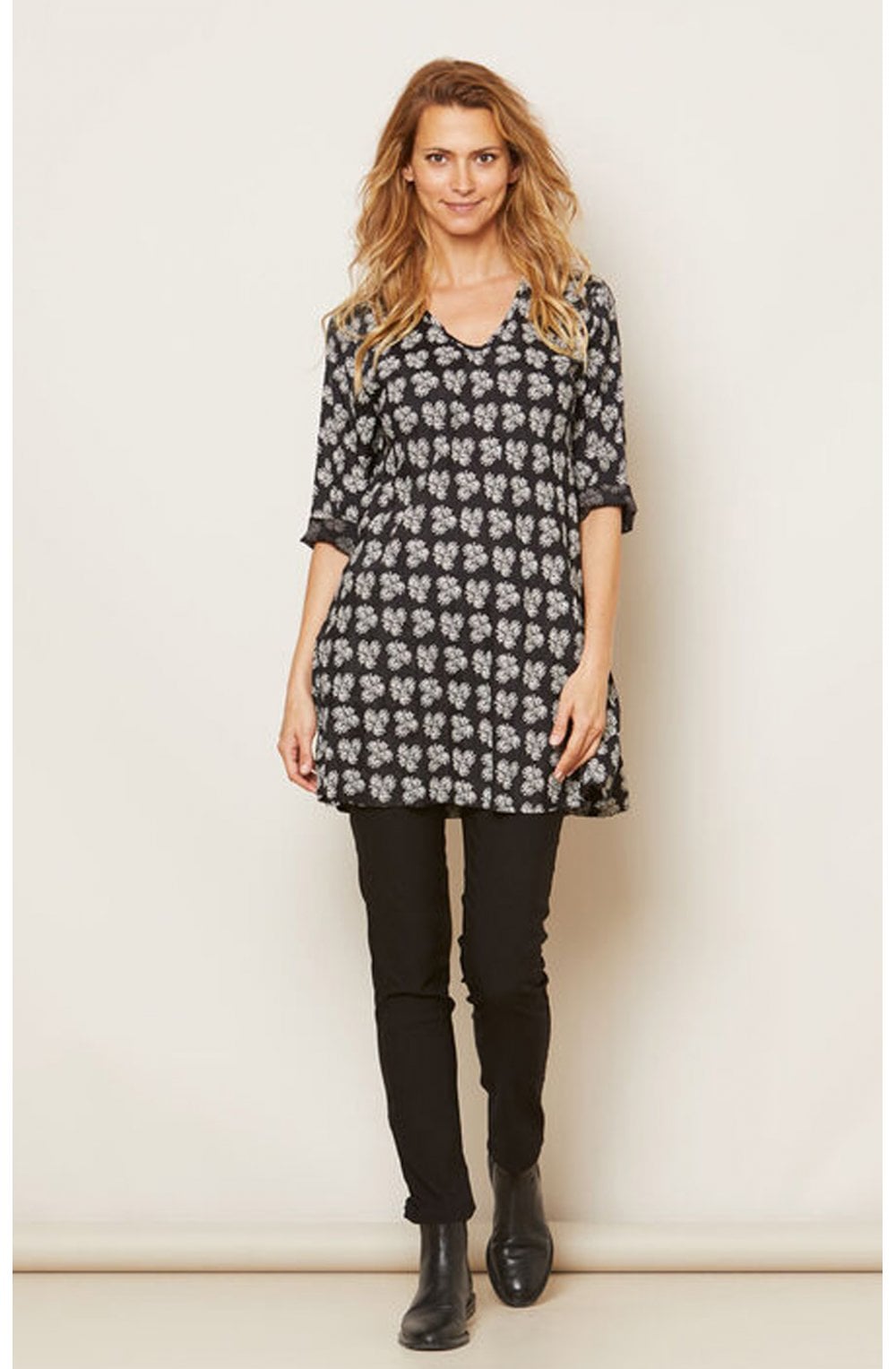 Vala black patterned tunic