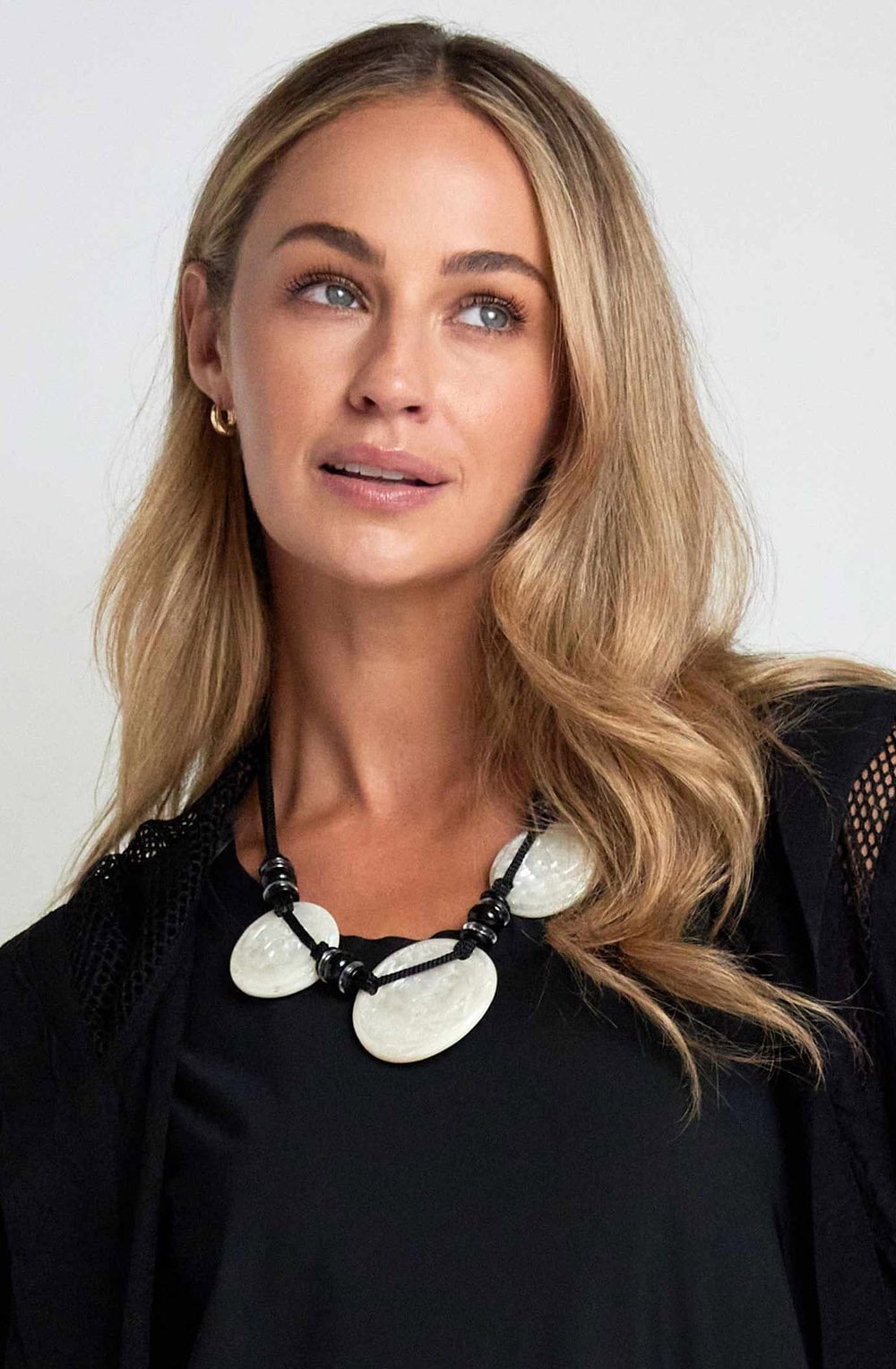 Black and Off White Shell Disc Necklace