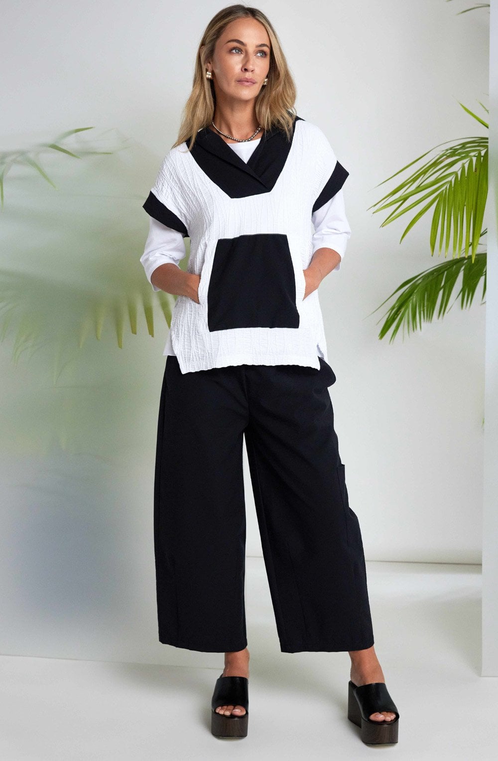 Monochrome Embossed Jacquard Hooded Top