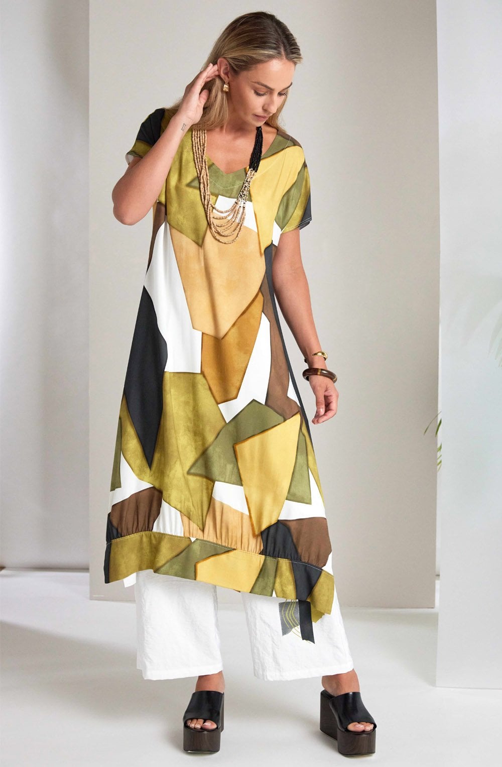 Oasis Bold Print V Neck Dress