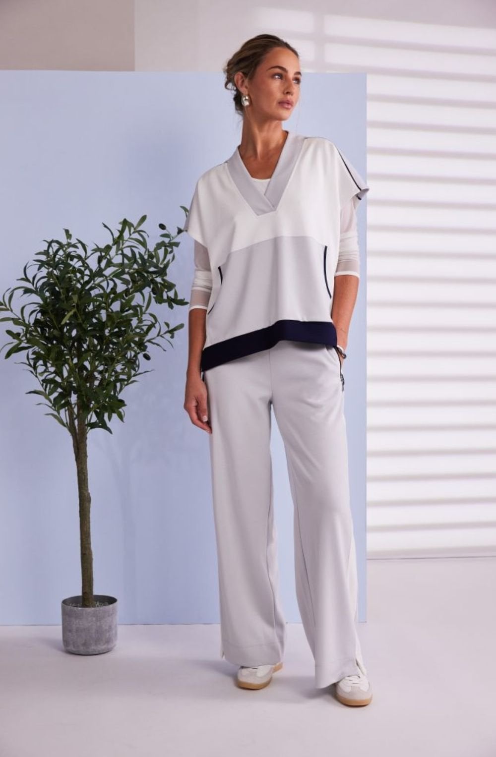 V-Neck Colour Block Sweatshirt