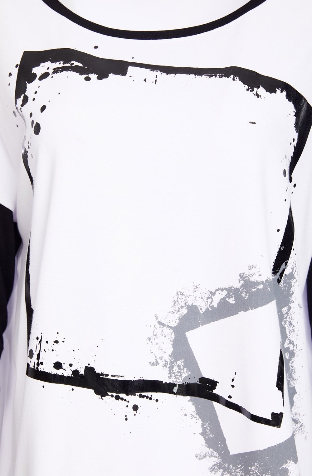 White and Black Cube Design Relaxed Top
