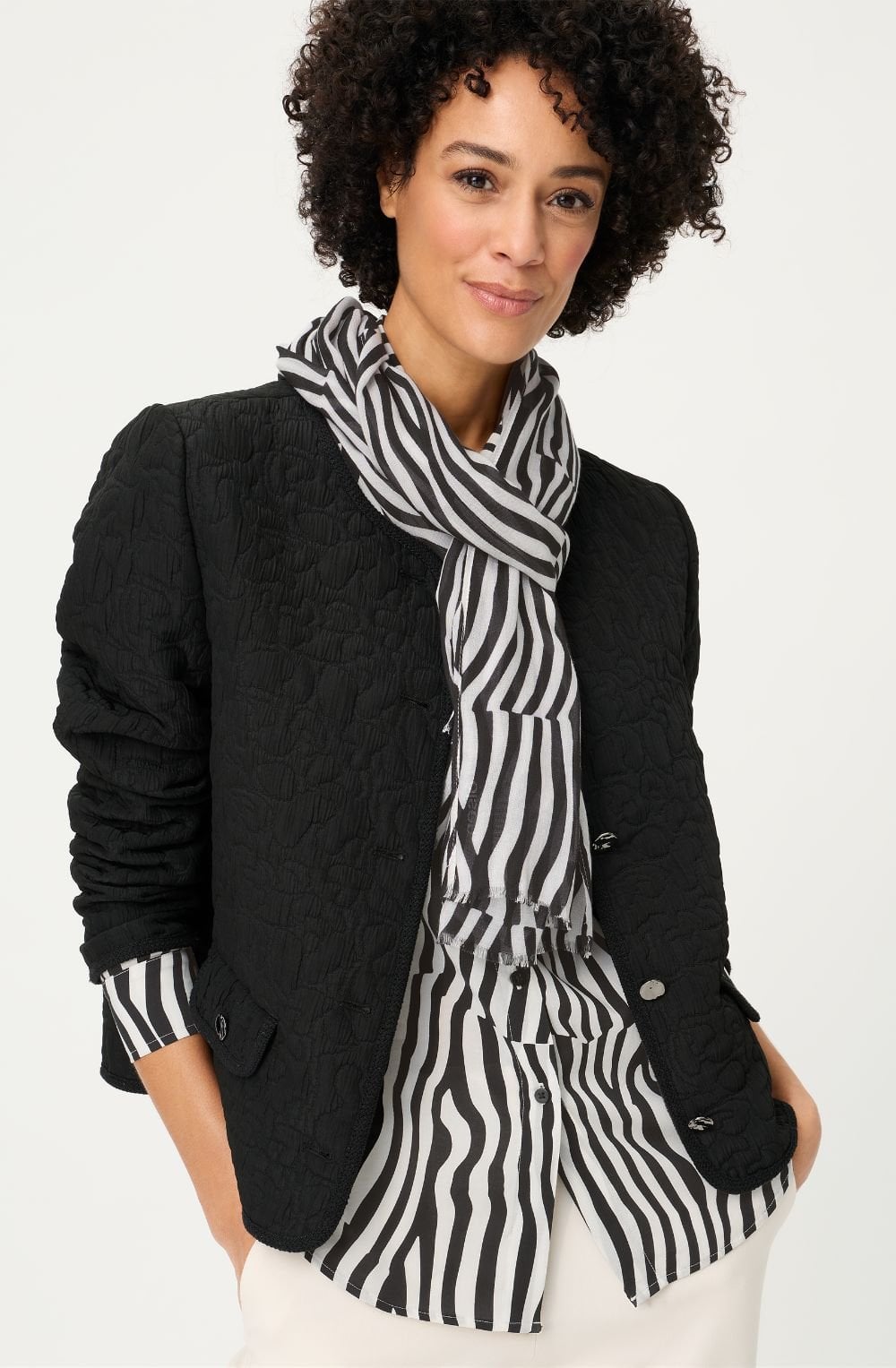Monochrome Distorted Stripe Lightweight Scarf