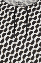 Monochrome Fitted Hem Clara Top