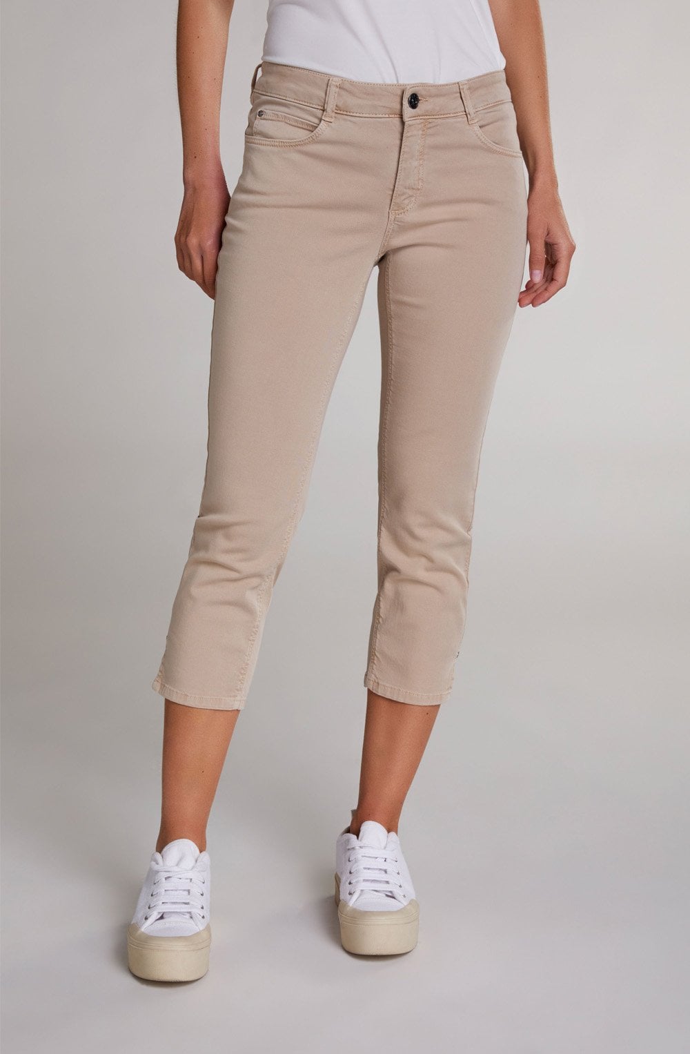 Beige Cropped Jeans