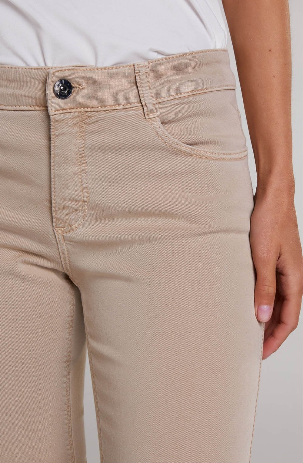 Beige Cropped Jeans