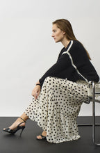 Black and White Contrast Embroidered Seam Jumper