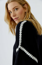 Black and White Contrast Embroidered Seam Jumper
