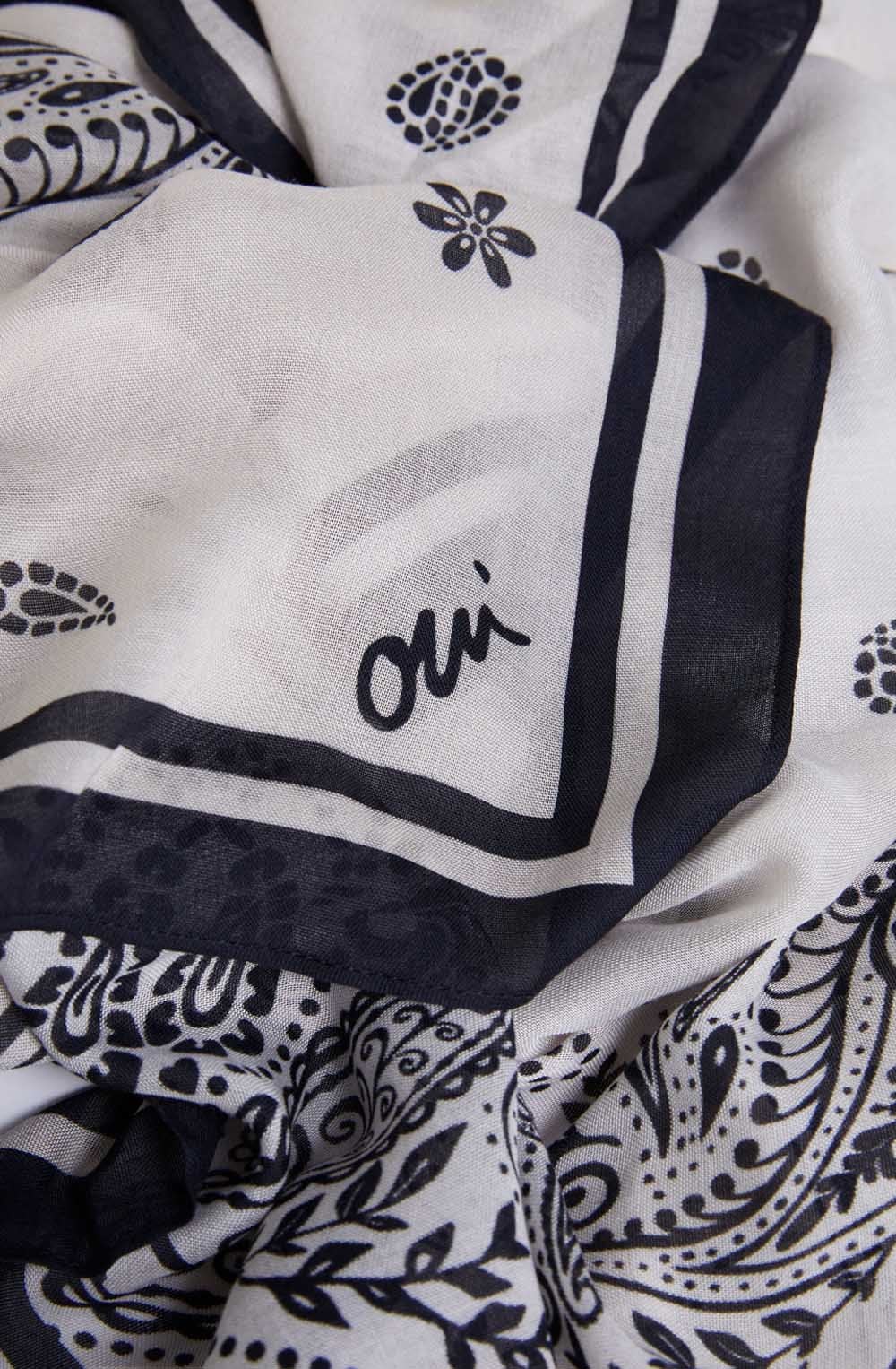Black & Cream Paisley Scarf