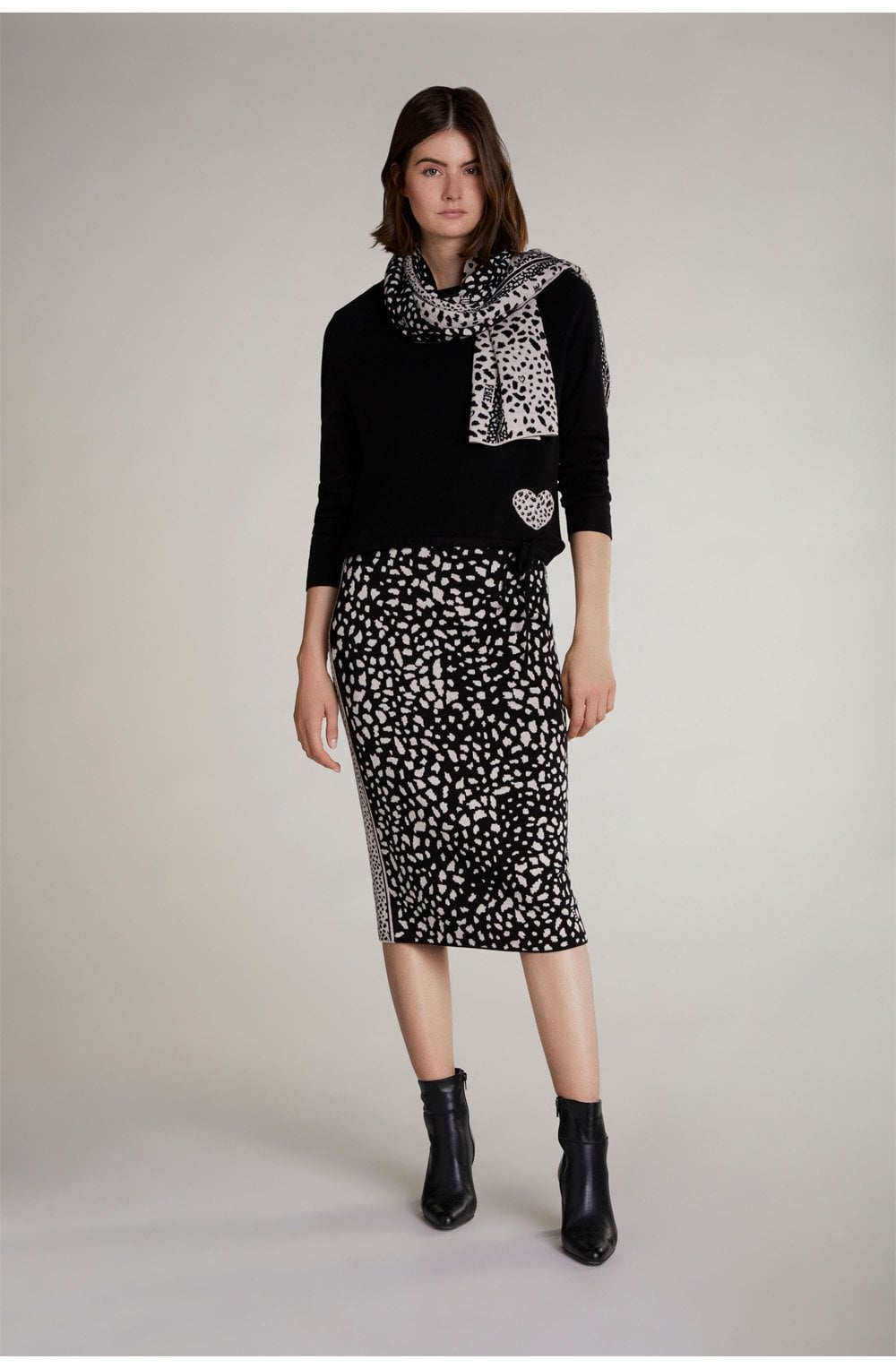 Black Patterned Detailed Jumper