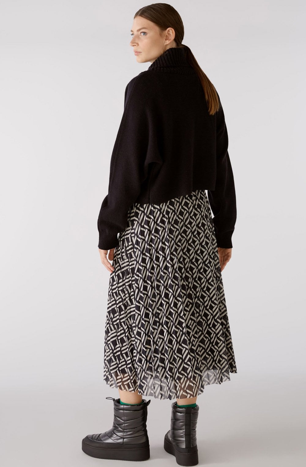 Black Shortened Batwing Jumper