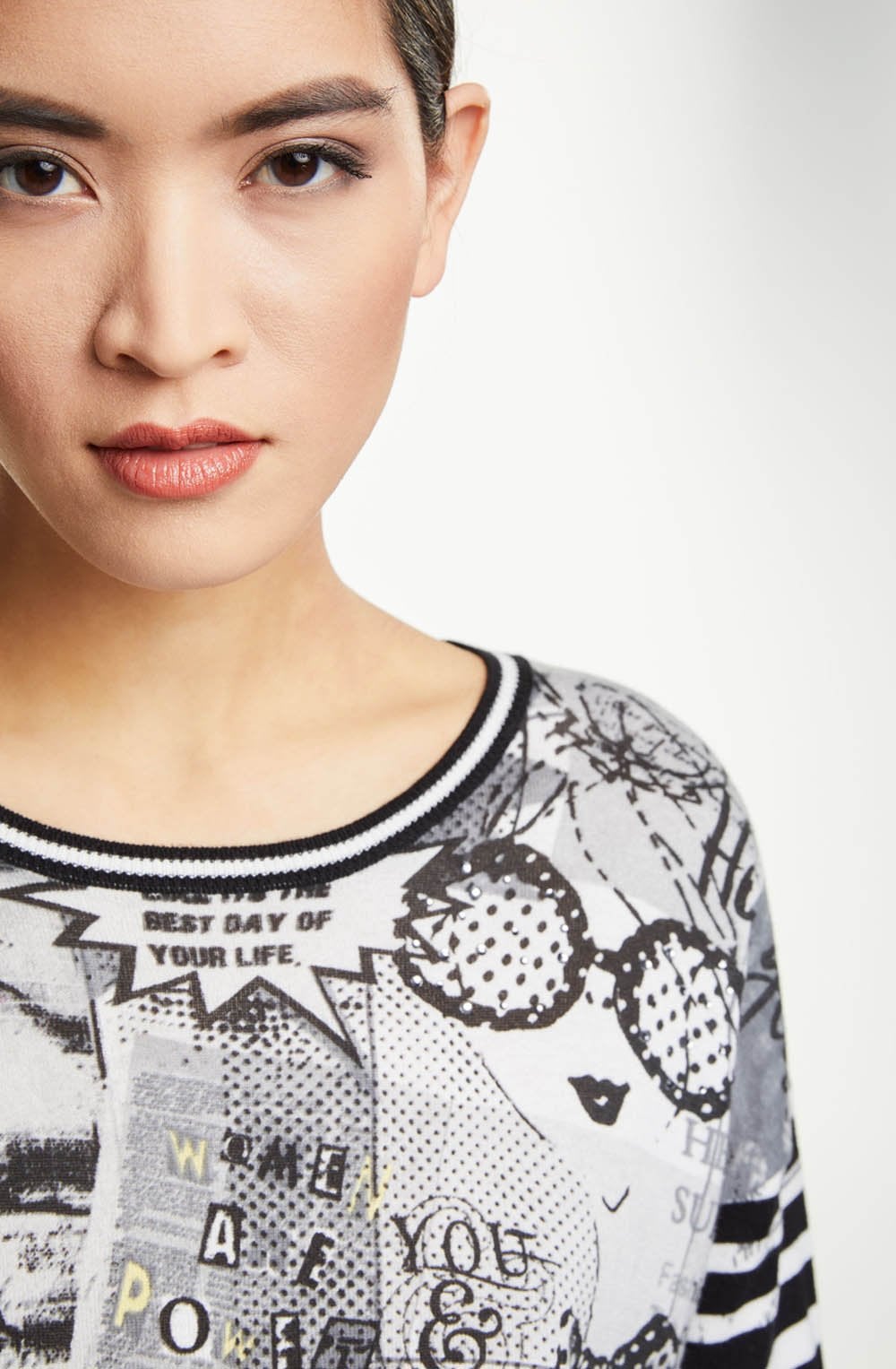 Black & White Newspaper Design Jumper