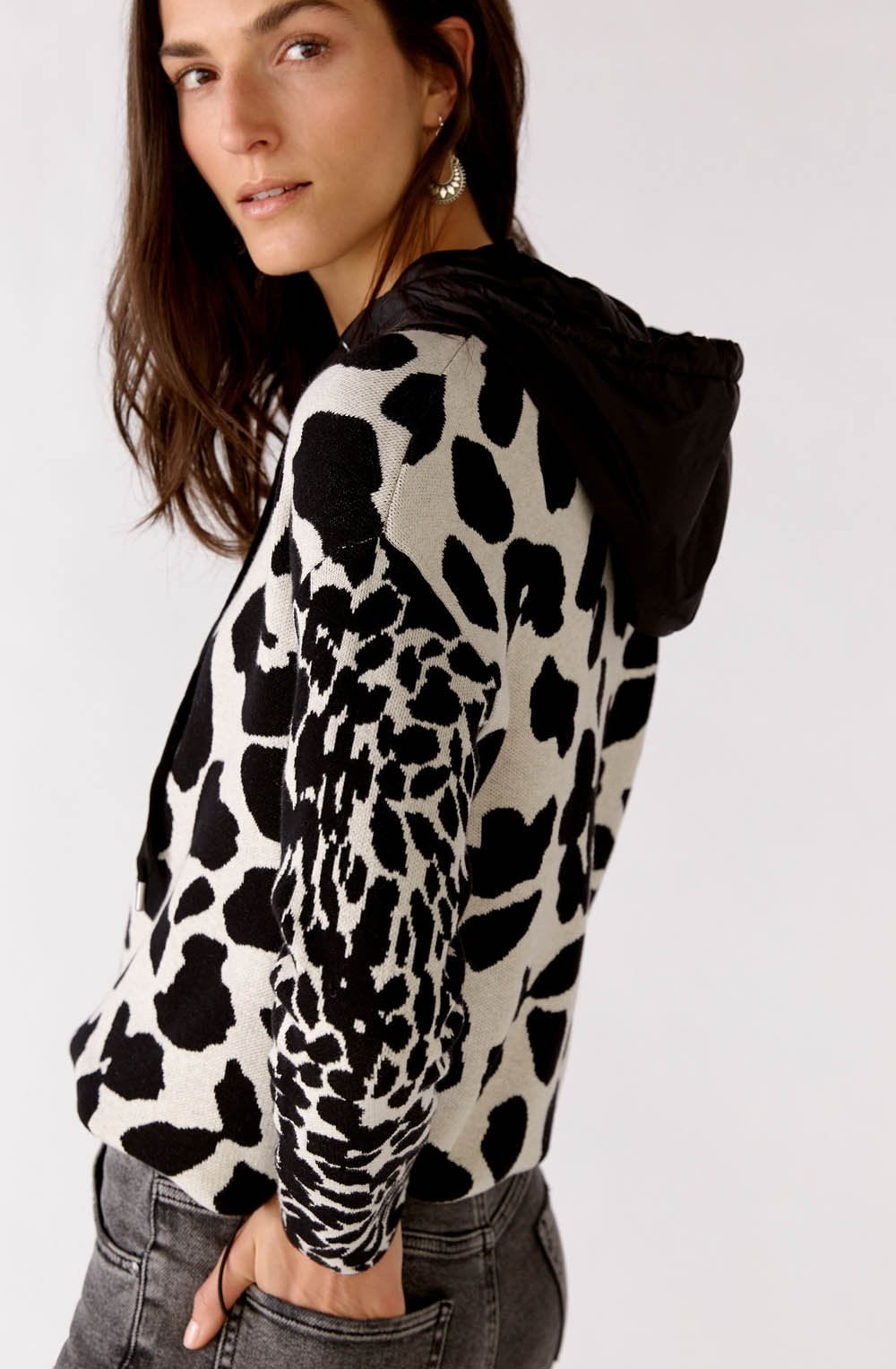 Bold Print and Contrast Hood Jumper
