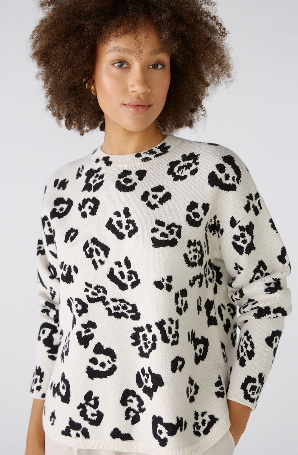 Bold Print Rounded Hemline Jacquard Jumper
