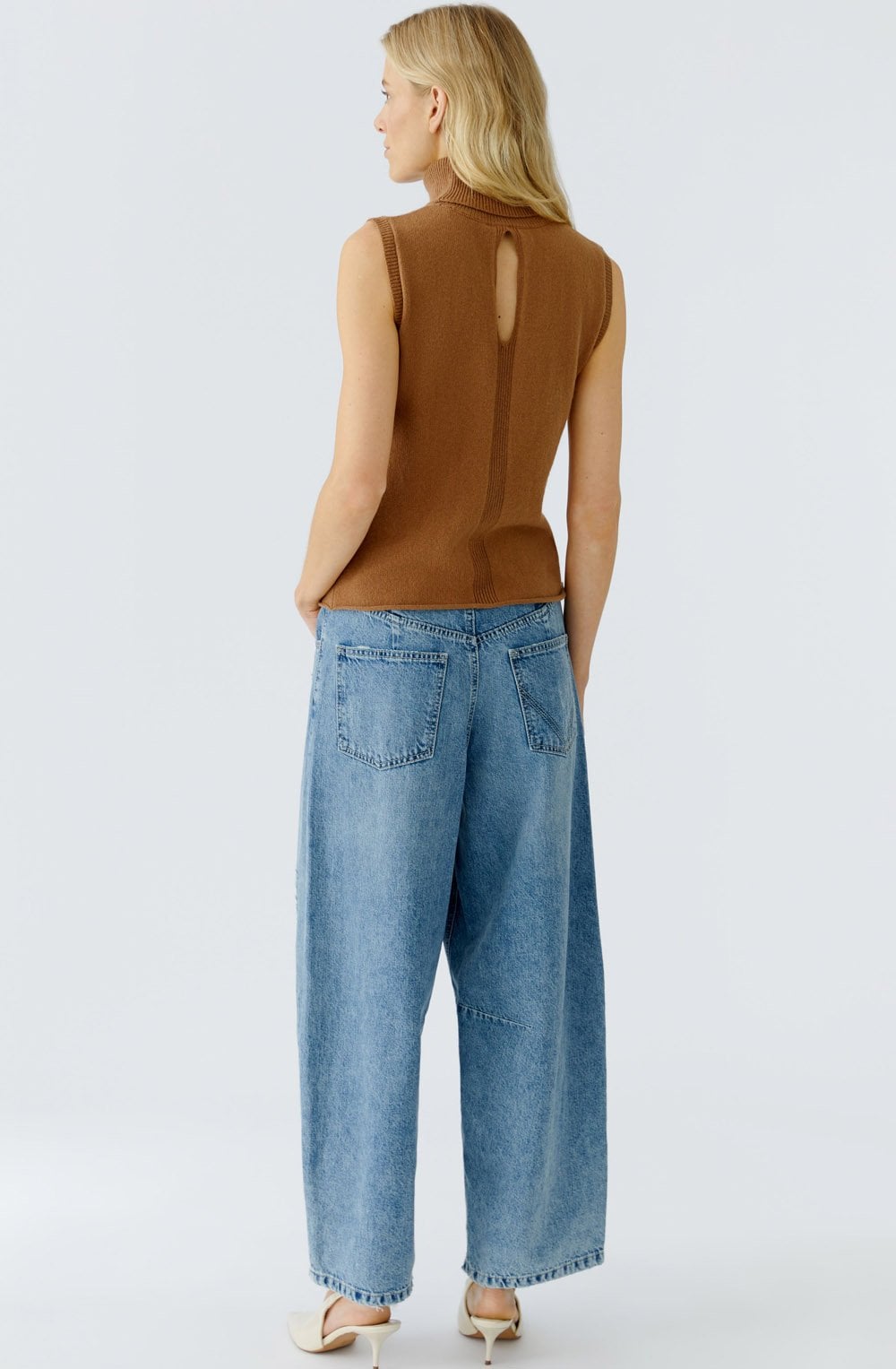 Camel Roll Neck Sleeveless Fine Knit Top