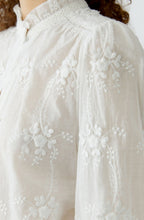 Cloud Dancer Floral Appliqué Blouse