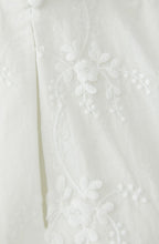 Cloud Dancer Floral Appliqué Blouse