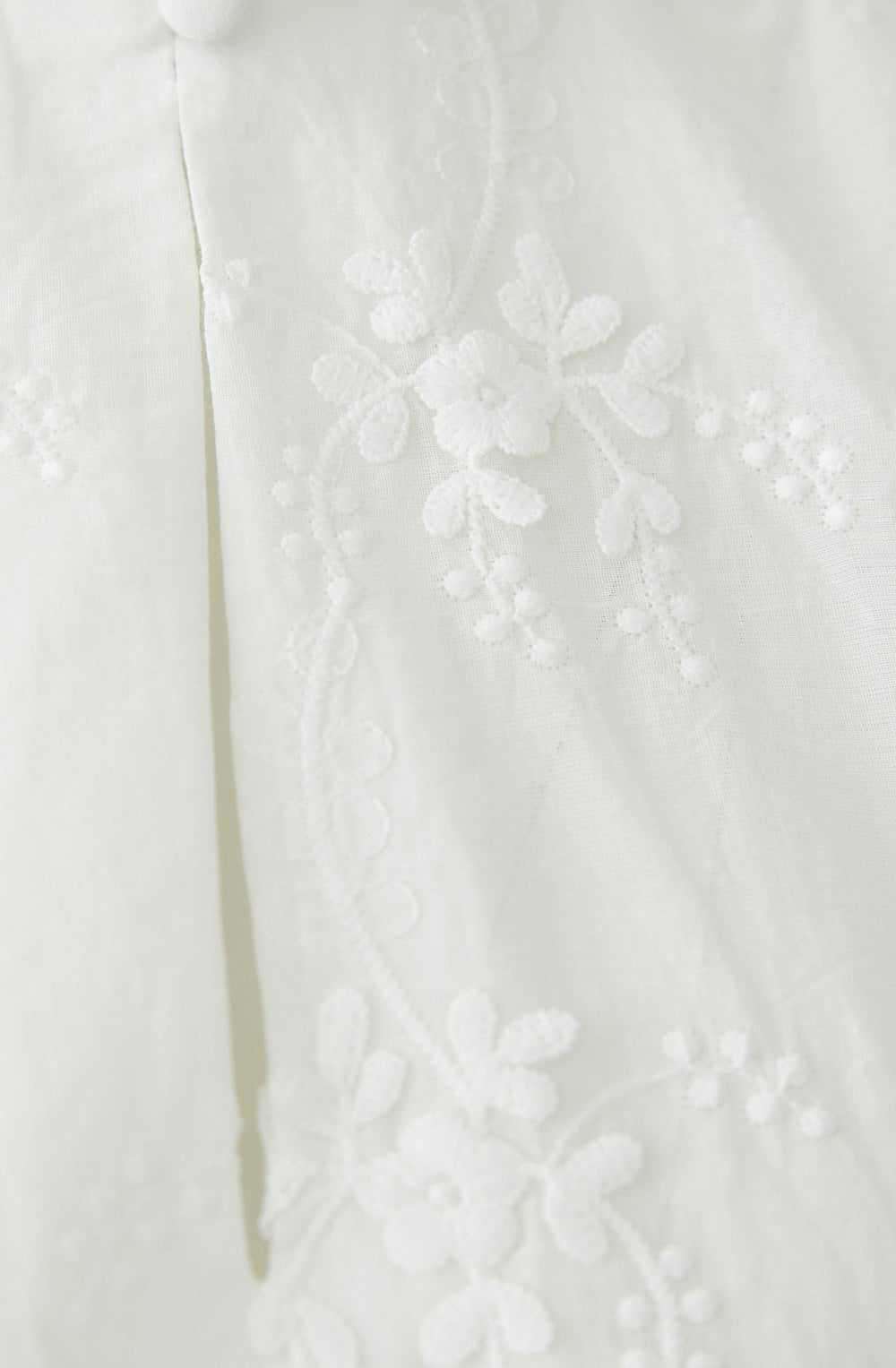 Cloud Dancer Floral Appliqué Blouse