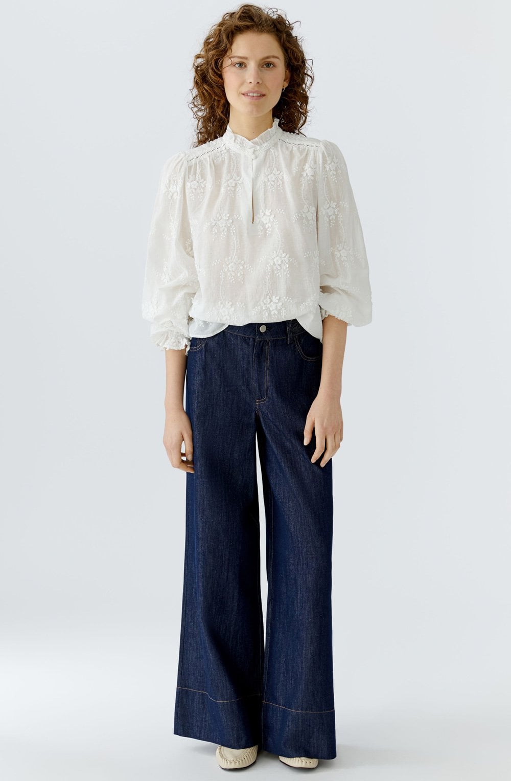 Cloud Dancer Floral Appliqué Blouse