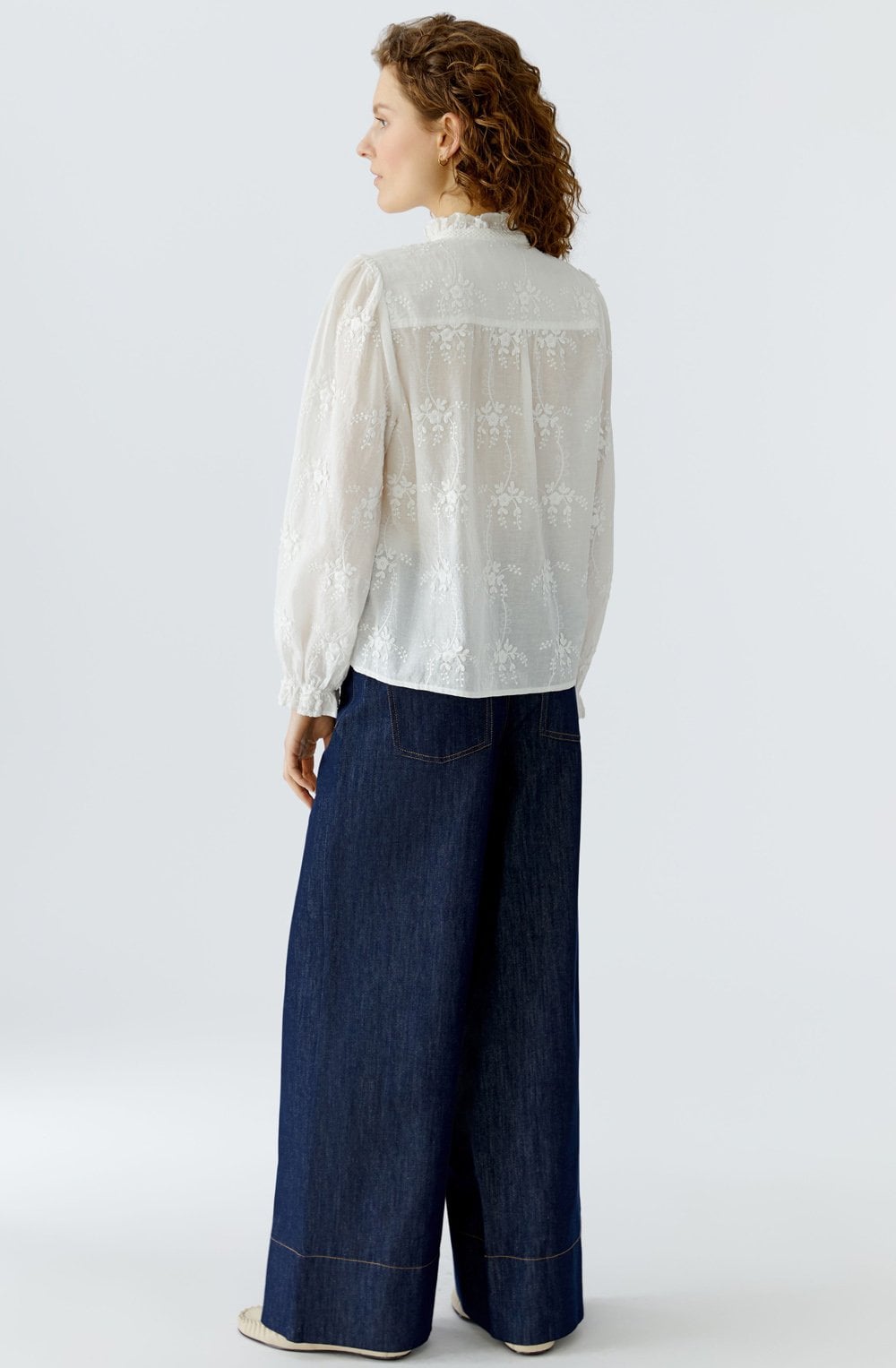 Cloud Dancer Floral Appliqué Blouse