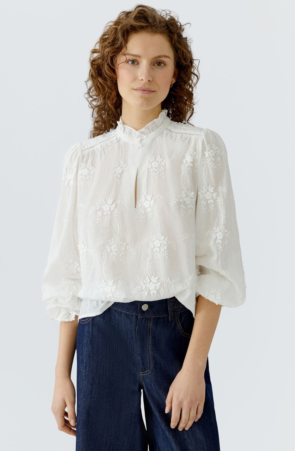 Cloud Dancer Floral Appliqué Blouse