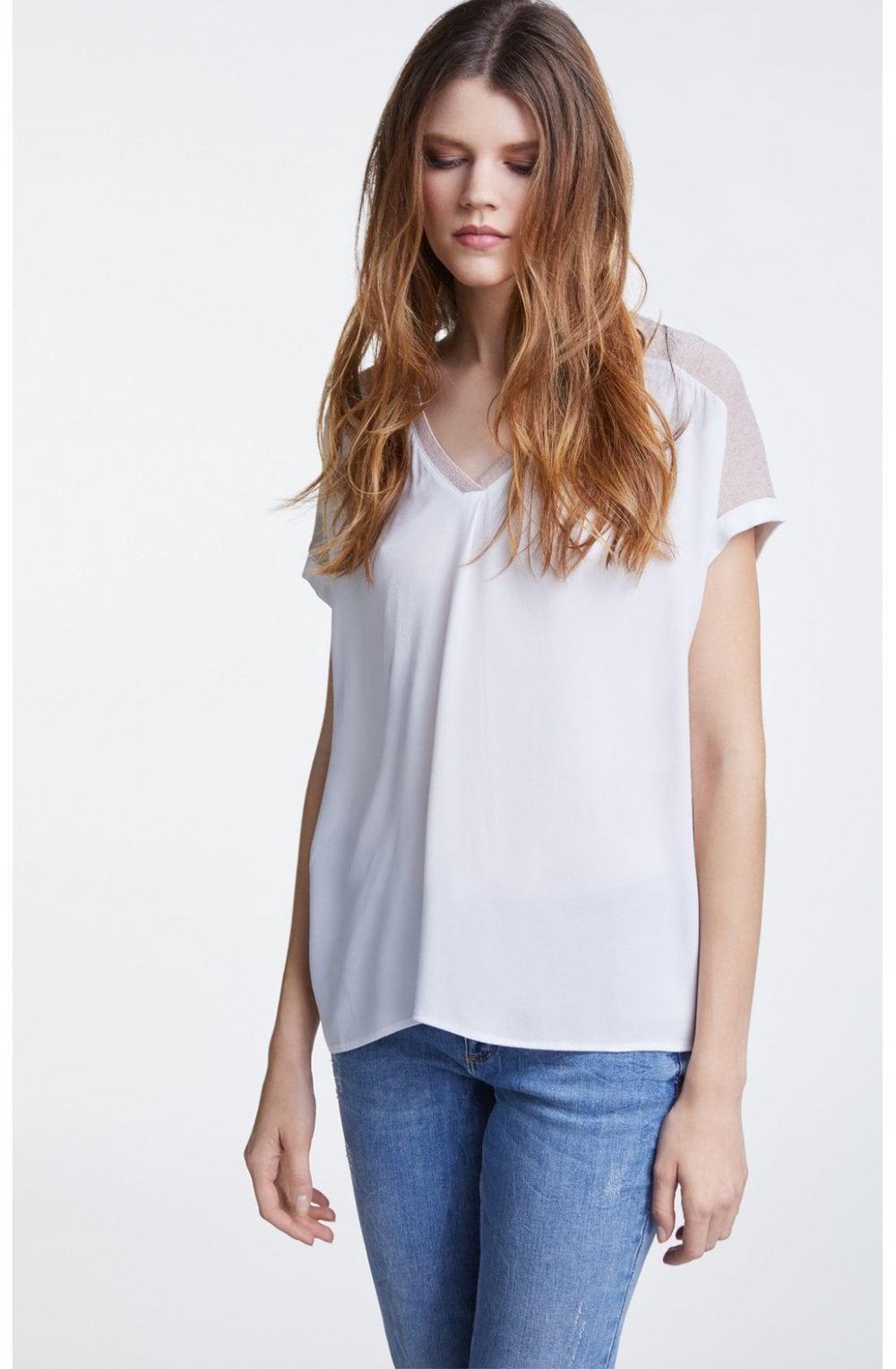 Contrasting Metallic Detailed Top