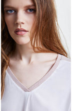 Contrasting Metallic Detailed Top