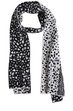 Dalmatian Print Knit Scarf