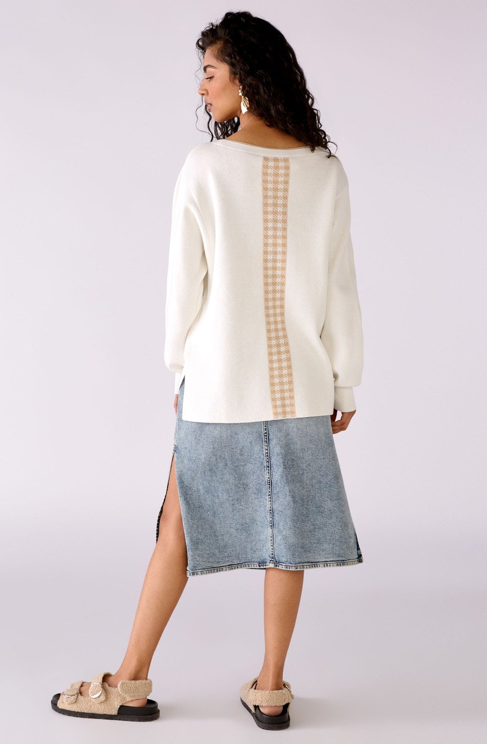 Fine Knit Jumper with Delicate Checked Back Design