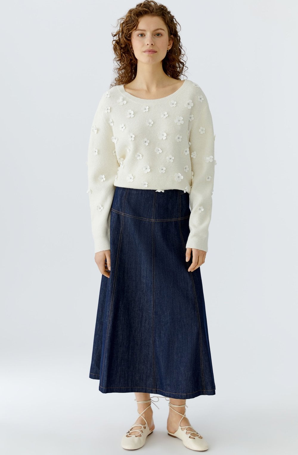 Gardenia Appliqued Flowers Jumper
