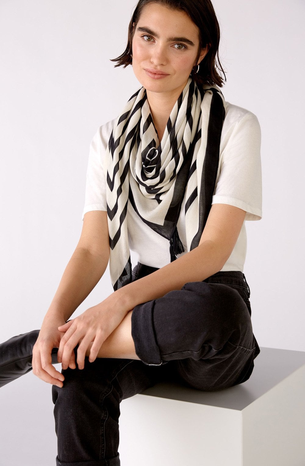 Geometric Print Scarf