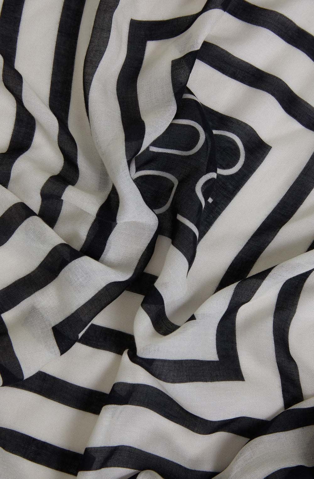 Geometric Print Scarf