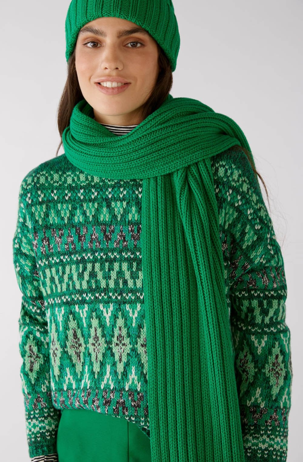 Green Ribbed Knit Scarf