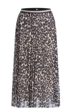 Leopard Print Pleated Skirt