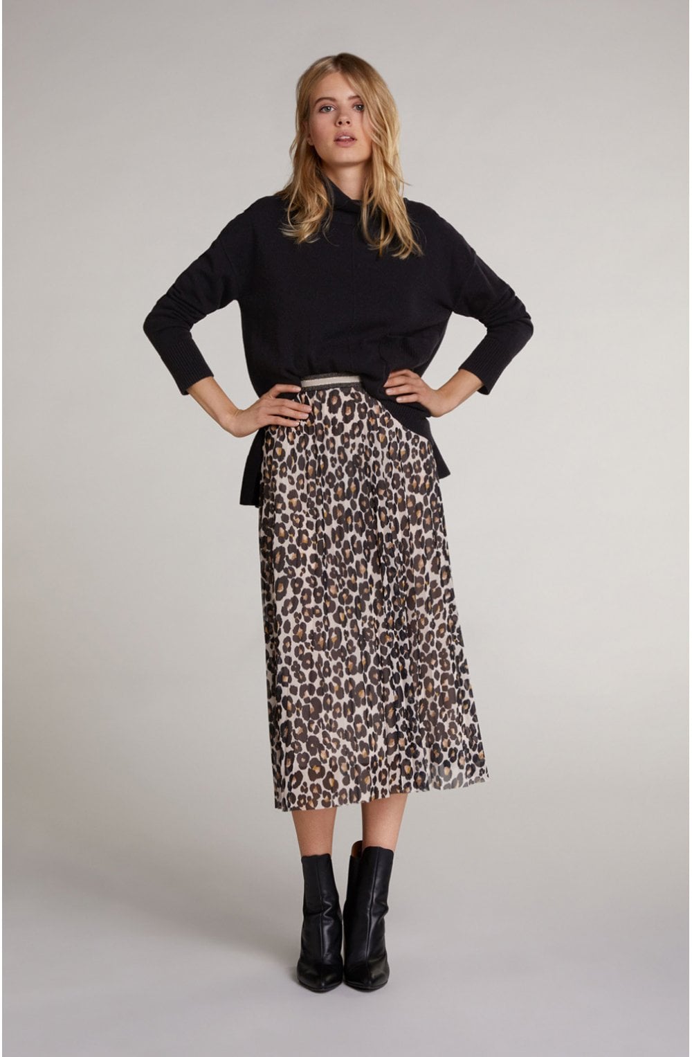 Leopard Print Pleated Skirt