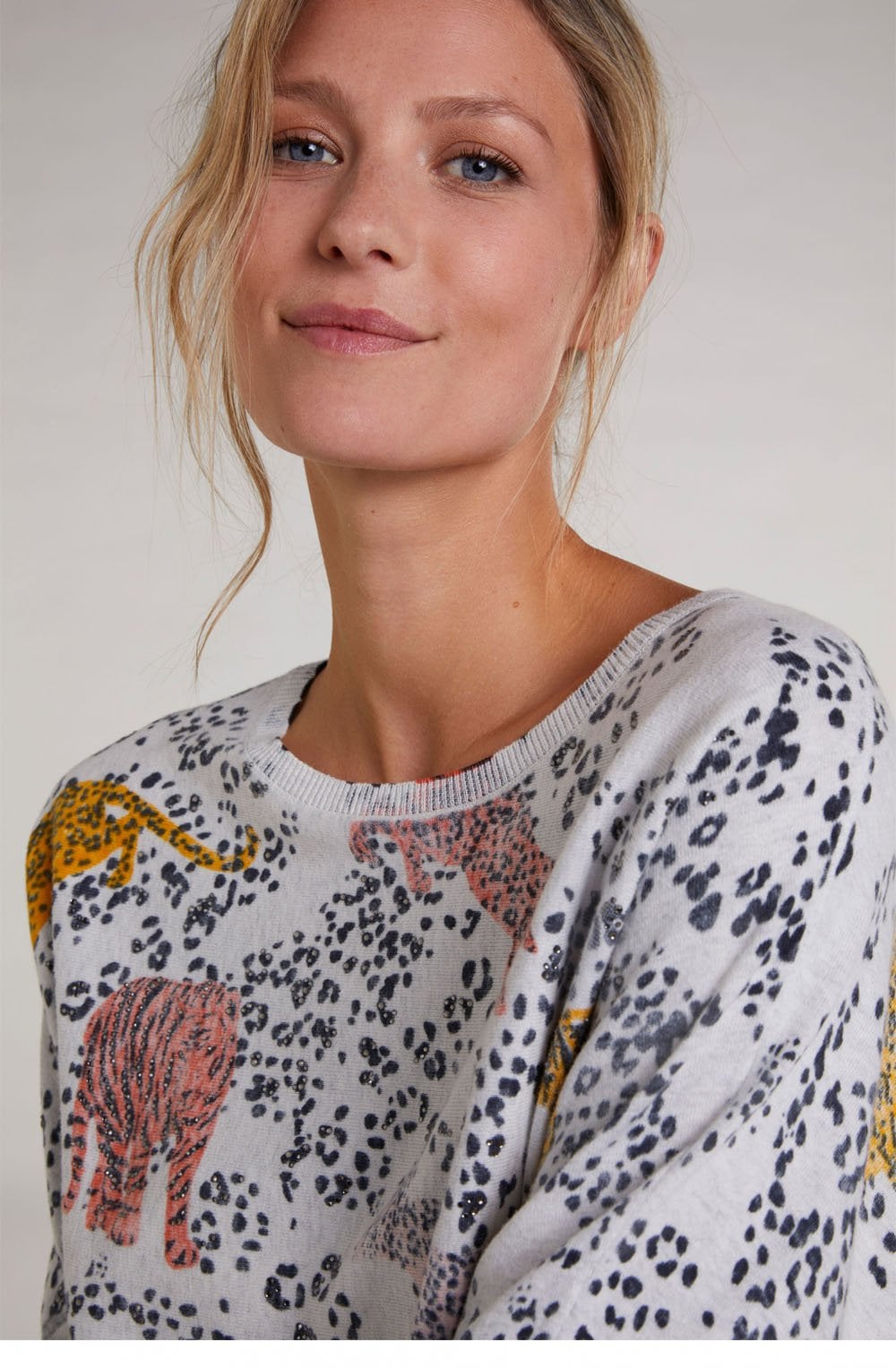 Leopard Rhinestone Detailed Jumper