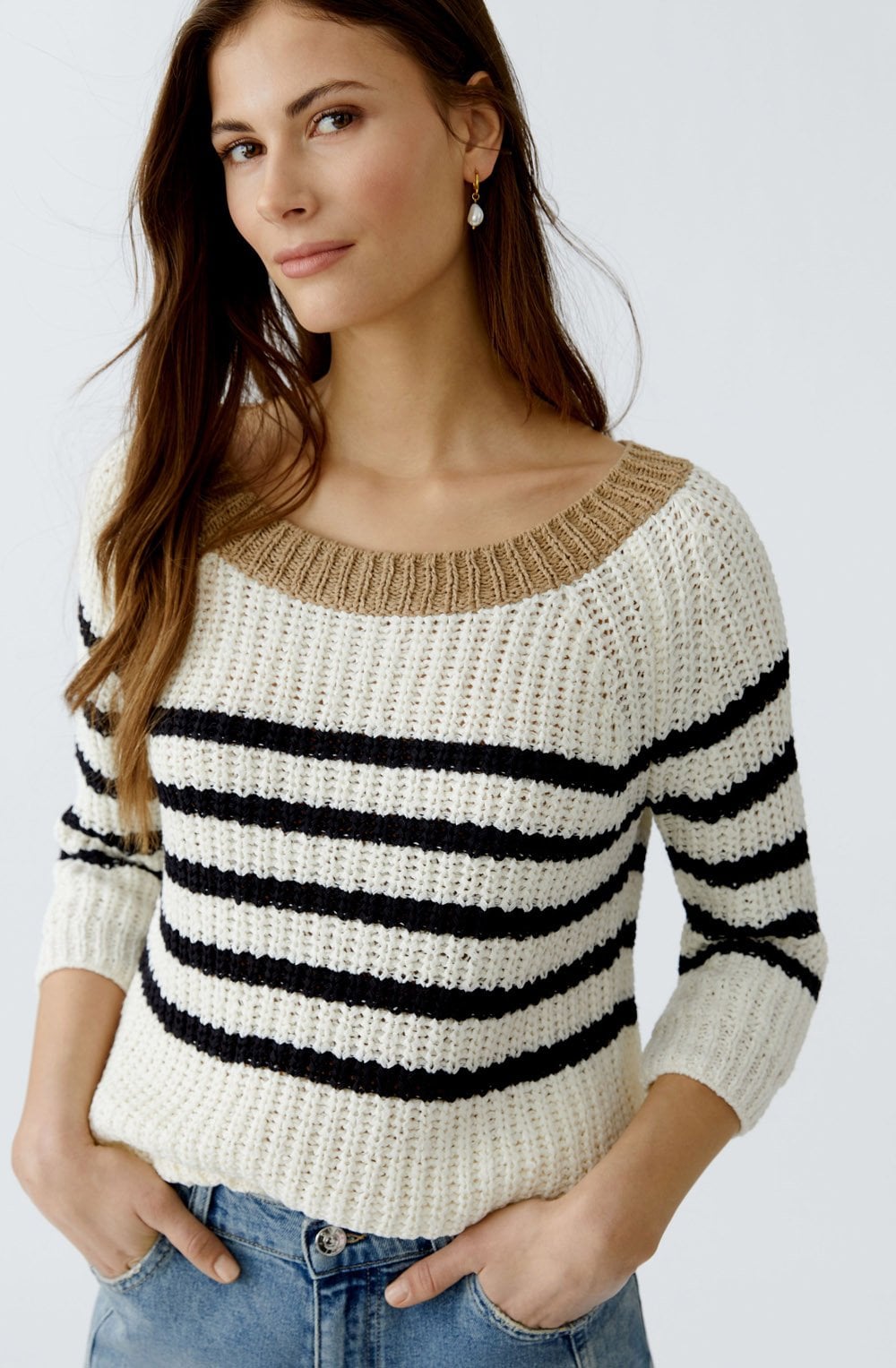 Off White and Black Striped Tape Yarn Pullover