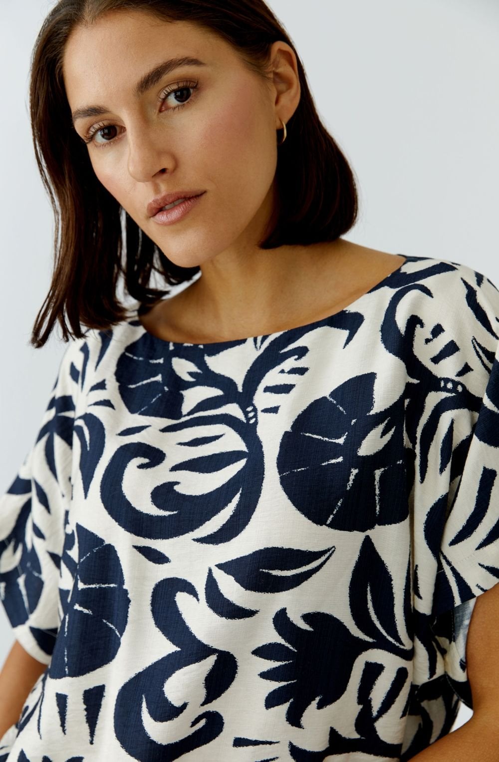 Off White and Blue Floral Cotton Fitted Hem Top