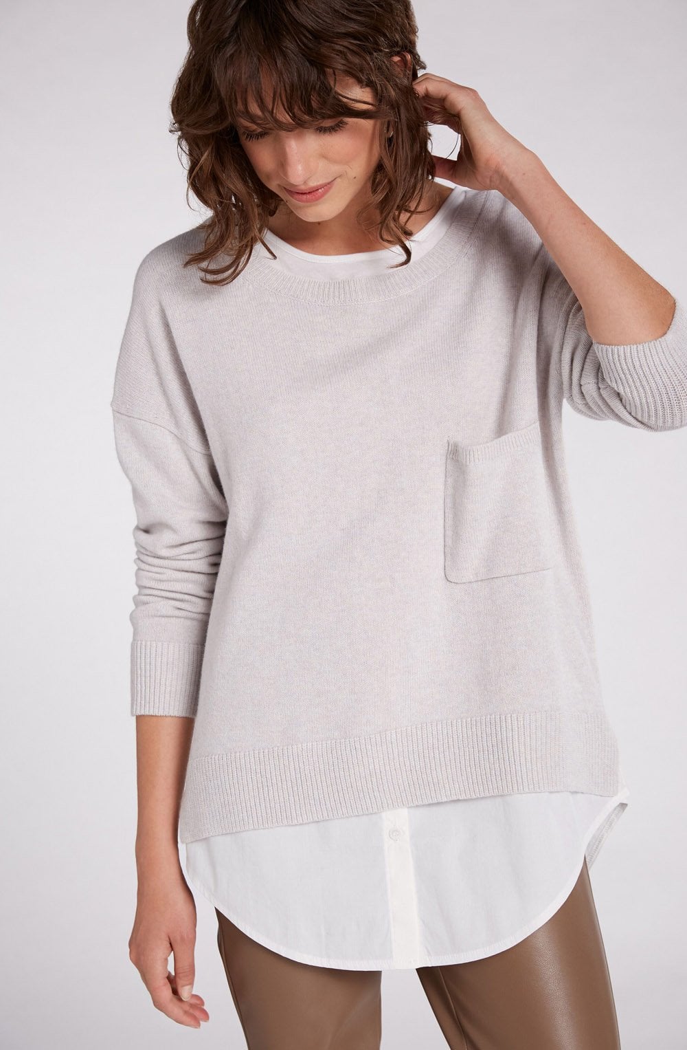 Off White Jumper & Undershirt
