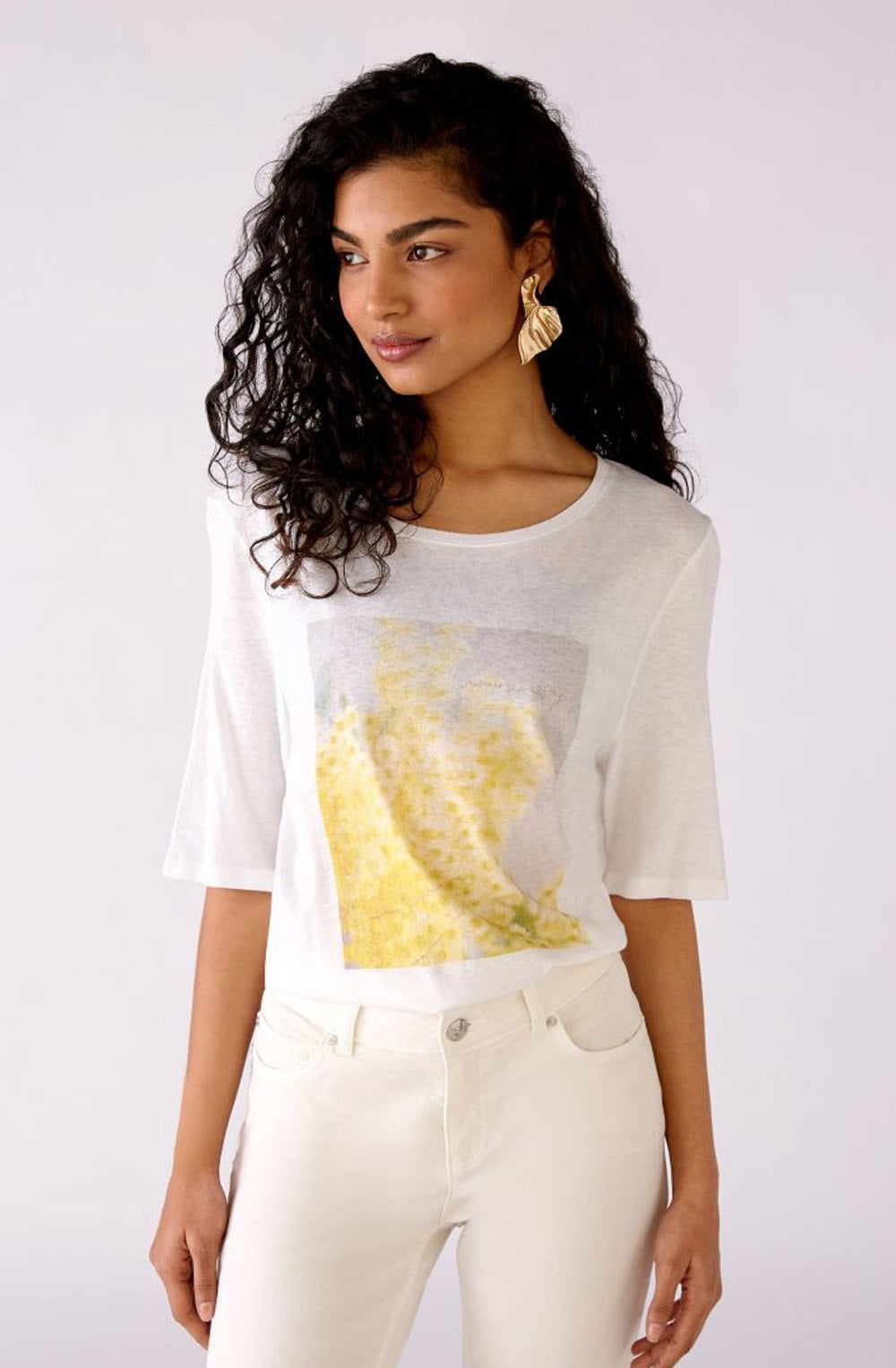 Optic White Daisy Design T shirt