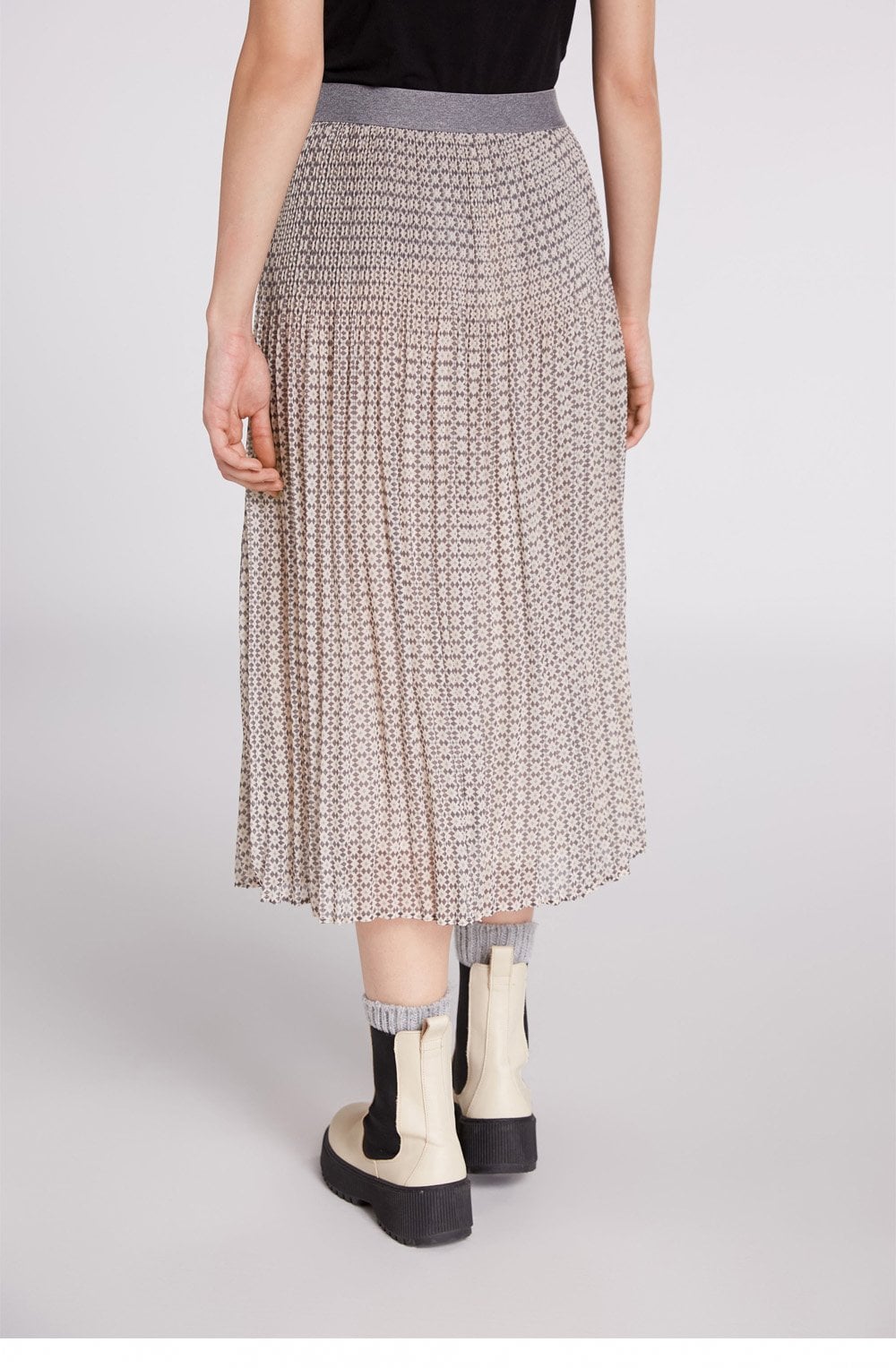 Patterned Pleated Skirt