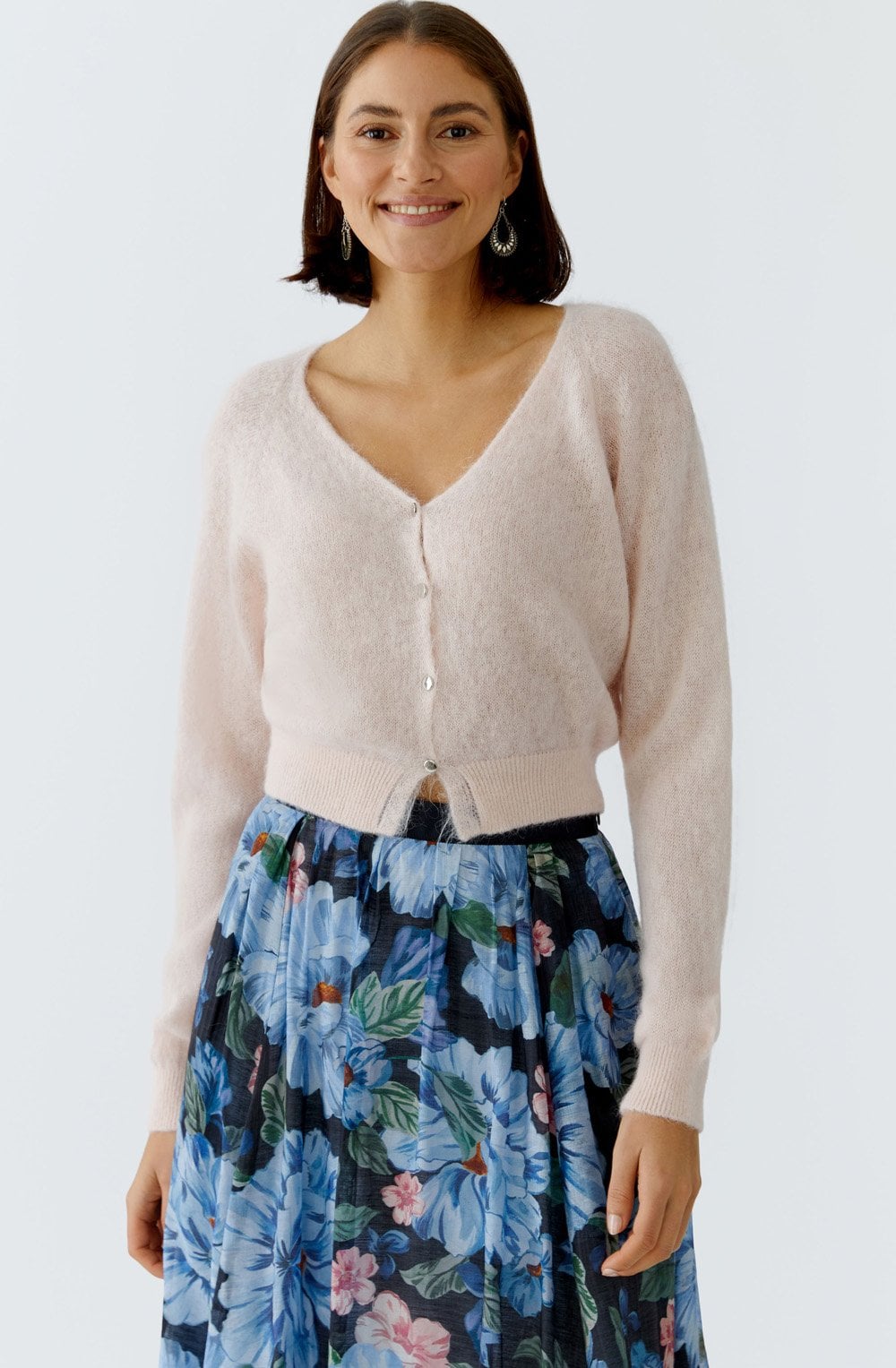 Peach whip Angel Yarn Shortened Cardigan