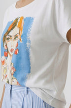 Striking Design T-Shirt