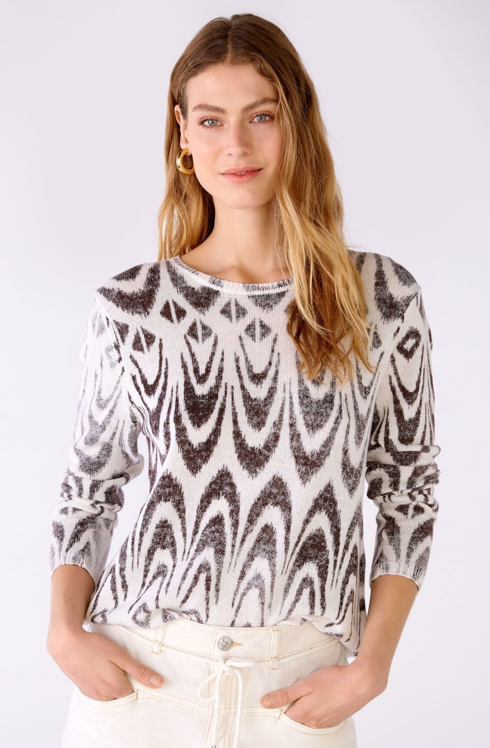 White and Brown Faded Pattern Sweater